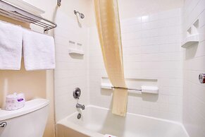 Econo Lodge Inn & Suites Albuquerque East I-40 Eubank Exit