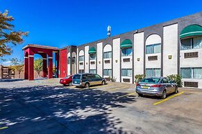 Econo Lodge Inn & Suites Albuquerque East I-40 Eubank Exit