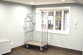 Americas Best Value Inn & Suites St. Cloud