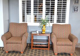 Americas Best Value Inn & Suites St. Cloud