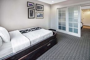 La Quinta Inn & Suites by Wyndham Anaheim