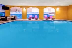 La Quinta Inn & Suites by Wyndham Anaheim