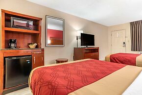 Econo Lodge Pearl