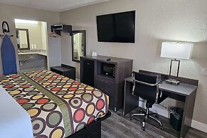 Super 8 by Wyndham Metairie