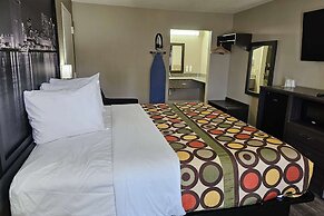 Super 8 by Wyndham Metairie