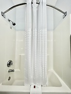 AmericInn by Wyndham Quincy