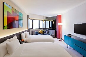 Prince, Marco Polo Hotel