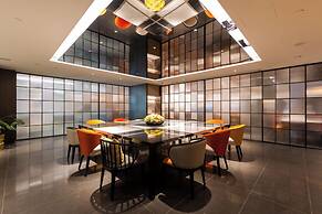 Prince, Marco Polo Hotel