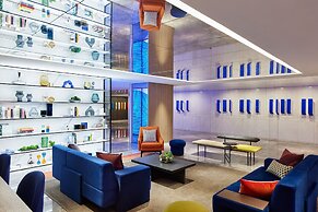 Prince, Marco Polo Hotel