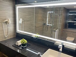 Prince, Marco Polo Hotel