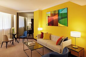Prince, Marco Polo Hotel