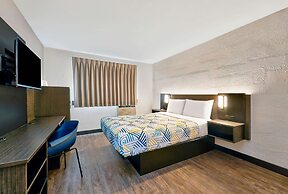 Motel 6 Cedar Rapids, IA - Airport