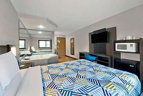 Motel 6 Cedar Rapids, IA - Airport