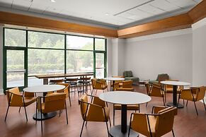 Courtyard by Marriott Chicago at Medical District/UIC