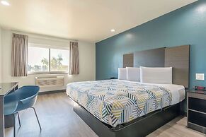 Studio 6 Suites Perris, CA