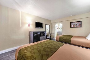 Econo Lodge San Marcos University Area