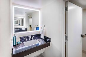 DoubleTree by Hilton Tulsa Downtown