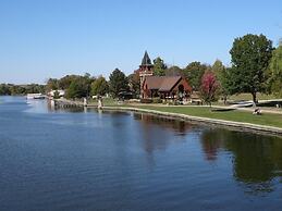 Days Inn by Wyndham St. Charles IL