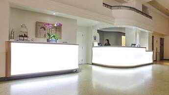 Marseilles Beachfront Hotel