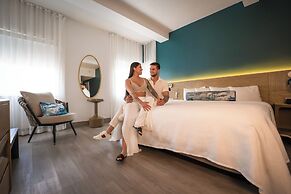 Marseilles Beachfront Hotel