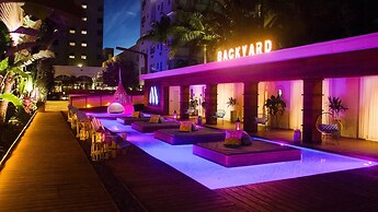 Marseilles Beachfront Hotel