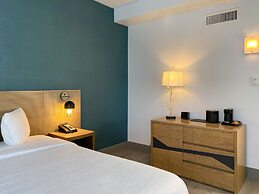 Marseilles Beachfront Hotel