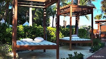 Marseilles Beachfront Hotel