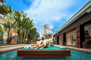 Marseilles Beachfront Hotel