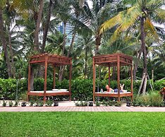 Marseilles Beachfront Hotel