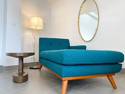 Marseilles Beachfront Hotel