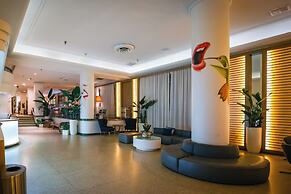 Marseilles Beachfront Hotel