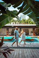 Marseilles Beachfront Hotel