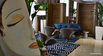 Marseilles Beachfront Hotel