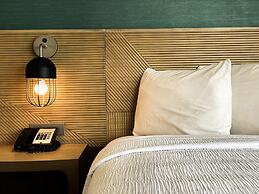 Marseilles Beachfront Hotel