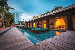 Marseilles Beachfront Hotel