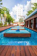 Marseilles Beachfront Hotel