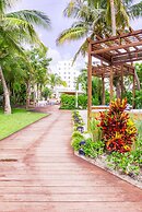 Marseilles Beachfront Hotel