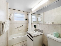 Beachcomber Resort & Club