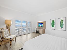 Beachcomber Resort & Club