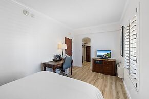 Beachcomber Resort & Club