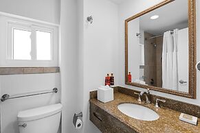 Beachcomber Resort & Club