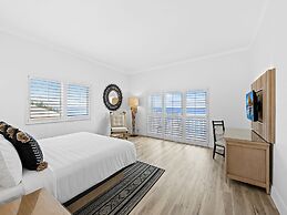 Beachcomber Resort & Club