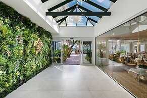 Beachcomber Resort & Club