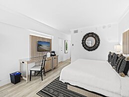 Beachcomber Resort & Club