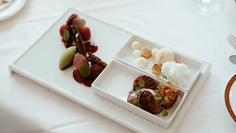 Schloss Mönchstein Hotel