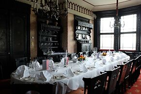 Schloss Mönchstein Hotel