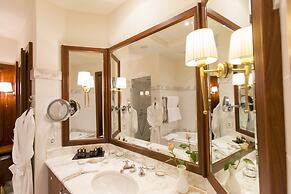 Schloss Mönchstein Hotel