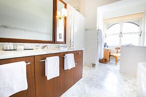 Schloss Mönchstein Hotel