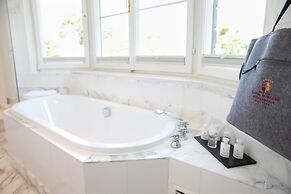 Schloss Mönchstein Hotel