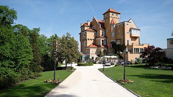 Schloss Mönchstein Hotel